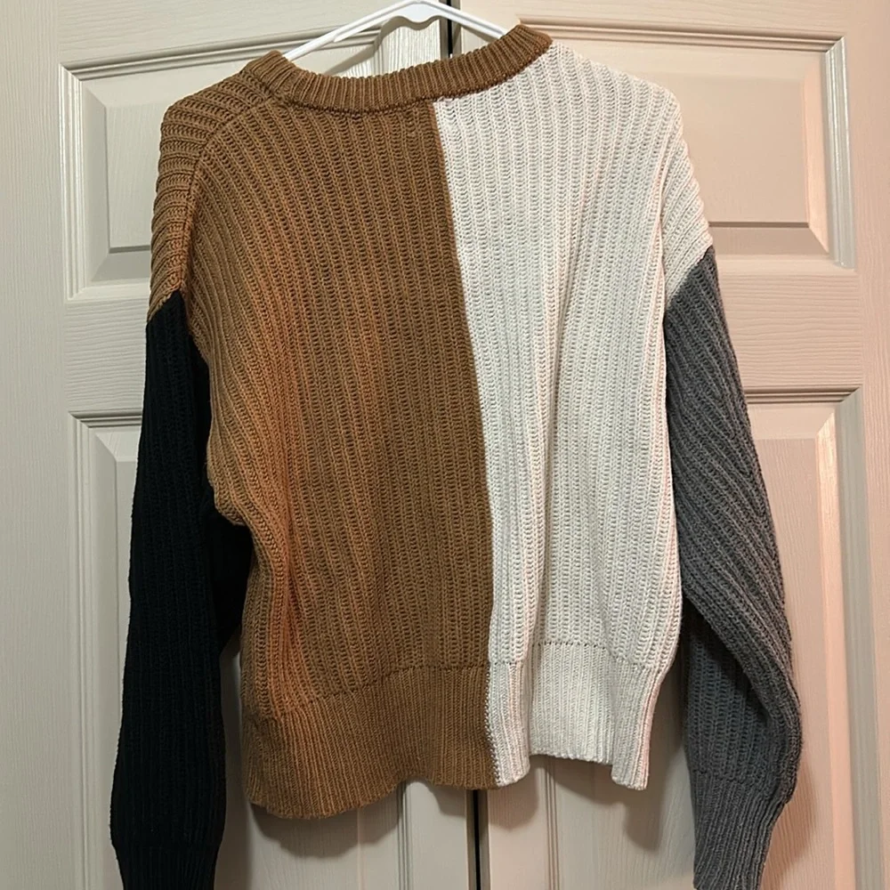 Sweater - Picture 4 of 4